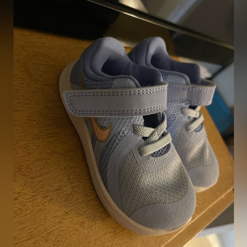 size 6.5 kids nike sneakers blue velcro strap